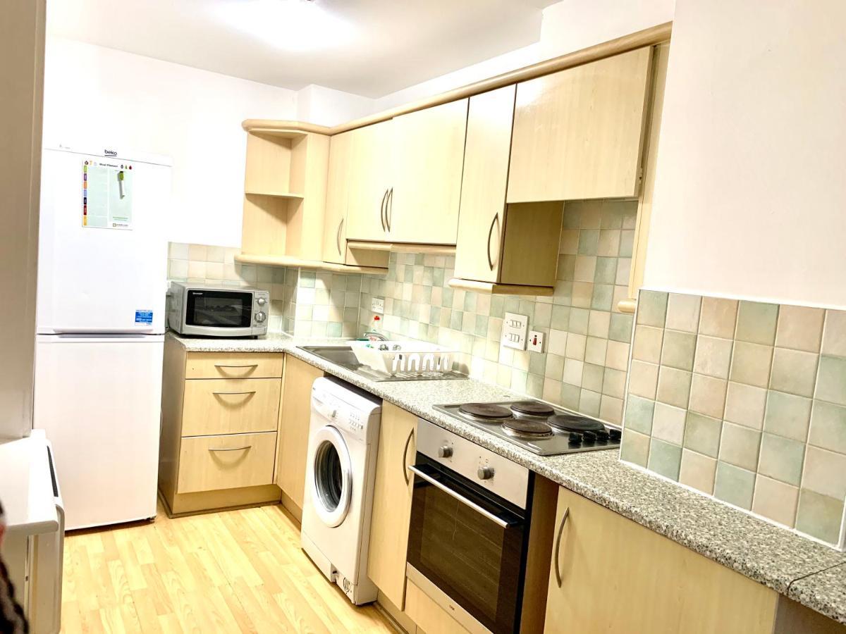 Central London 2 Bedrooms, Seperate Recption, Full Kitchen, Free Parking Экстерьер фото