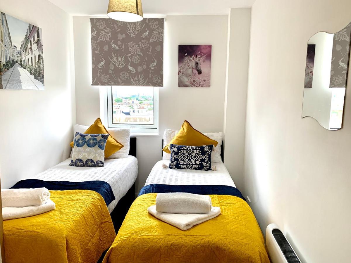 Central London 2 Bedrooms, Seperate Recption, Full Kitchen, Free Parking Экстерьер фото