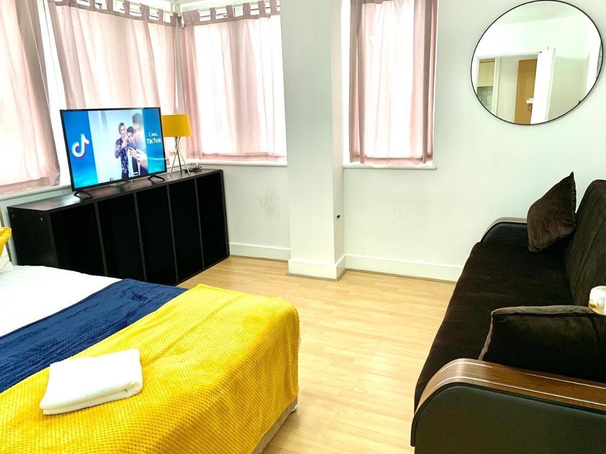 Central London 2 Bedrooms, Seperate Recption, Full Kitchen, Free Parking Экстерьер фото