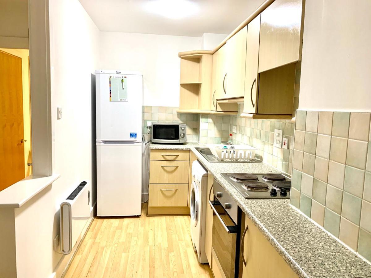 Central London 2 Bedrooms, Seperate Recption, Full Kitchen, Free Parking Экстерьер фото